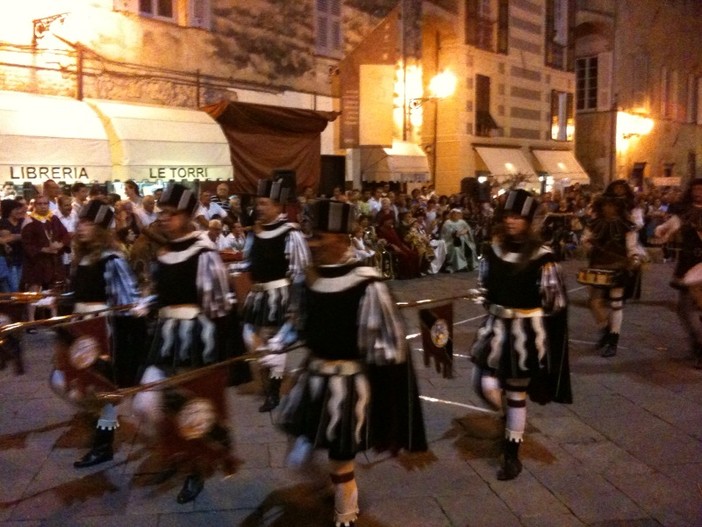 Albenga, Palio Storico dei Rioni: “Le Cantine”