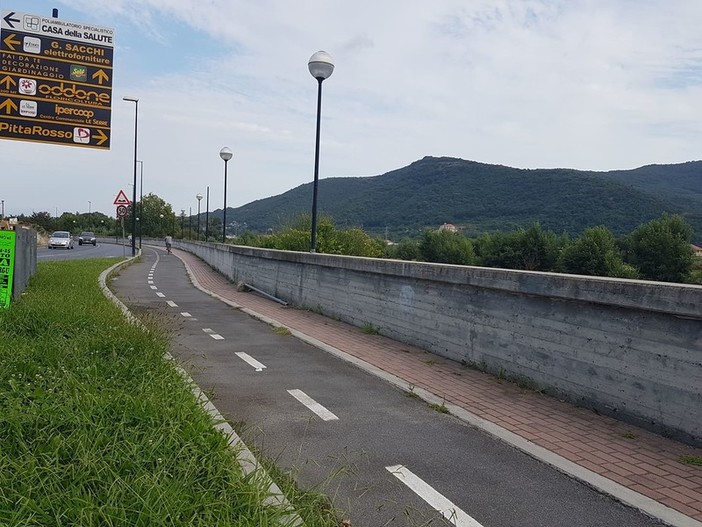 Albenga, affidati i lavori per la realizzazione della pista ciclabile che collega Leca e Bastia al centro città