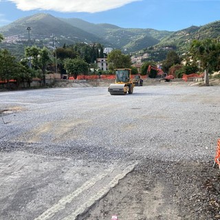 Alassio, park temporaneo sul cantiere di Via Gastaldi: realizzata un'area di sosta libera (FOTO)