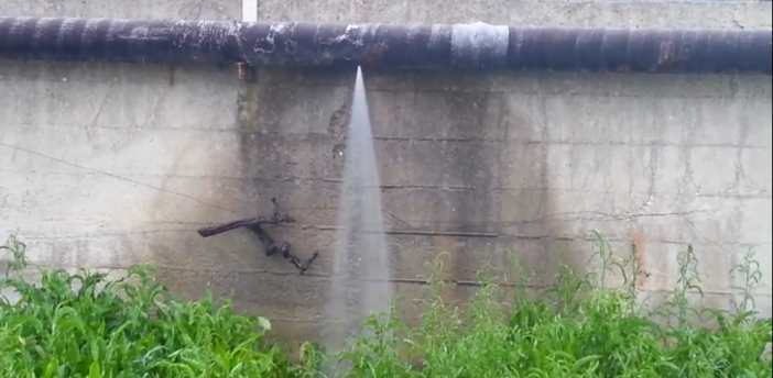 Grossa perdita d'acqua ad Albenga, Farinazzo sporge denuncia formale per lo spreco di acqua pubblica