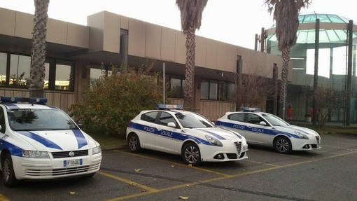Albenga, la polizia locale sempre più specializzata contro lo spaccio, stipulato accordo col comune di Milano per la formazione degli agenti