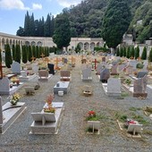 Pulizia dei cimiteri di Albisola. Assessore Poggi: &quot;Si evitino segnalazioni fuorvianti&quot;. L'opposizione: &quot;I cittadini hanno il diritto di segnalare criticità&quot;