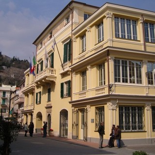Acquisto di un immobile per archivio da parte del Comune di Pietra, Carrara non demorde: &quot;Ne ribadisco l'assurdità&quot;