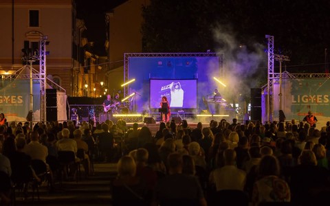 Borghetto S. Spirito, il gruppo Progetto Festival al Salone delle Feste con “The Best of Sanremo”