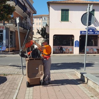 Interventi di pulizia nel Parco Peter Pan e lavaggi di strade