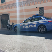 Le rubano la borsa in auto, la vittima ringrazia la Polizia: &quot;Con prontezza ed efficienza hanno reso possibile il recupero dei miei effetti personali&quot;