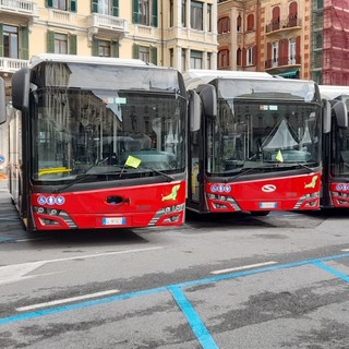 Savona, il Tpl Day per il trasporto sostenibile riunisce i savonesi in piazza Mameli in un'atmosfera di festa