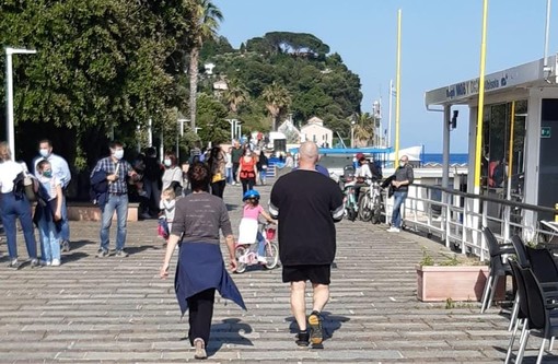 Albisola, tornano accessibili le spiagge. Diventa obbligatorio l'uso della mascherina nei luoghi pubblici