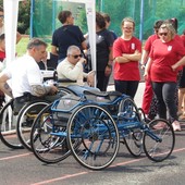 Albisola, presentate nuove carrozzine sportive: il progetto AlbiAlbilia per l'inclusione di disabili e migranti attraverso lo sport (FOTO E VIDEO)