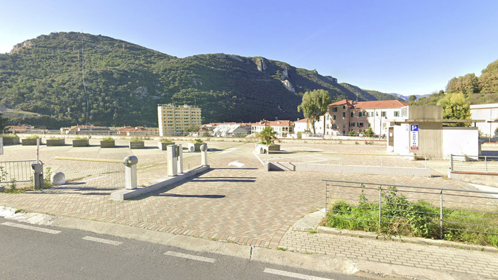 Il parcheggio privato &quot;La Villetta&quot; di via XXV Aprile (foto tratta da Google Maps)