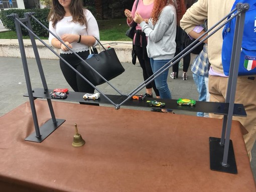 Un 'ponte' per sancire il gemellaggio tra le scuole di Savona e Genova