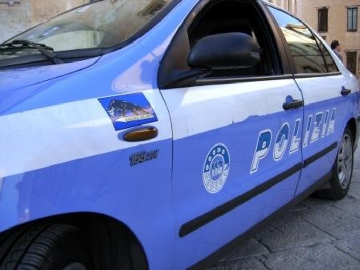 Controlli della Polizia in città: due denunciati dalla volante