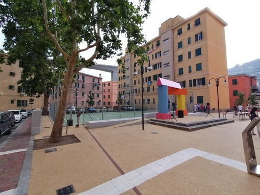 Valbisagno, Piazza Adriatico si è rifatta il look: giochi per bambini, spazi pedonali e per la socialità (foto)