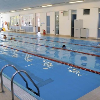 Alassio, dopo i lavori di ristrutturazione, la piscina ha riaperto i battenti