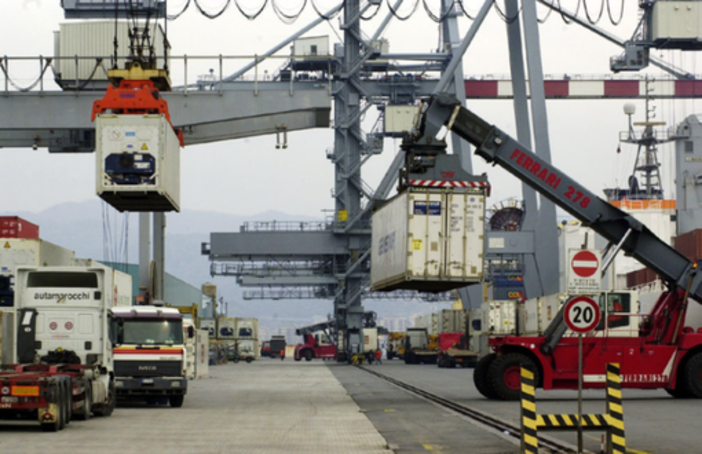 Infortunio sul lavoro e orari, lavoratori del Reefer Terminal alla Cgil: &quot;Sembrano a tutela solo di una parte di portuali&quot;