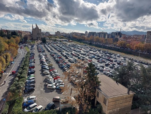 Savona, 100mila euro per la sicurezza del park di Piazza del Popolo: nuove luci e videosorveglianza