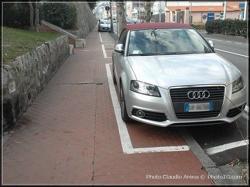 I parcheggi creativi del comune di Albisola Superiore