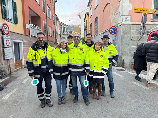 Protezione civile di Altare, raccolti oltre 800 euro alla Fiera di San Martino: &quot;Acquisteremo nuovi scarponi da antincendio boschivo&quot;