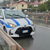 Violenti piogge a Celle, allagate alcune strade: intervento della polizia locale (FOTO)