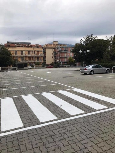 Borghetto Santo Spirito: aperti da oggi i nuovi parcheggi in piazza Fermi (FOTO)