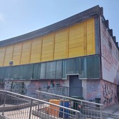 Savona, crollo vetrata della palestra delle Trincee. Il comune avvia i lavori: perizia da 14mila euro