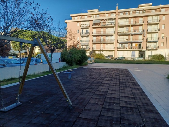 Albenga, a Vadino una palestra all’aperto in Piazza Pertini guardando all'inclusione