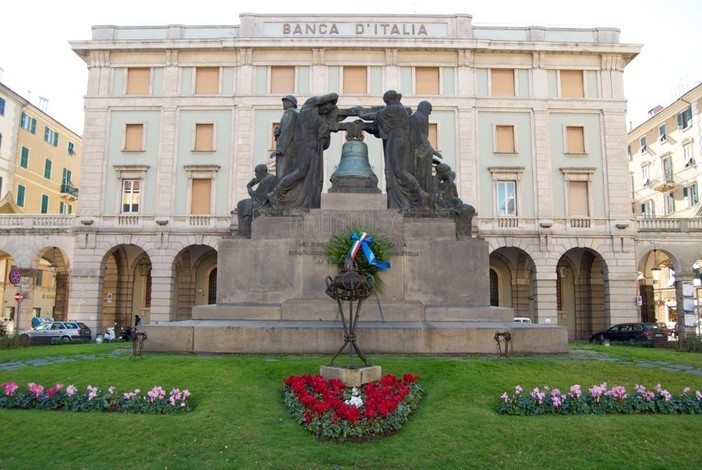 Savona,  riparato il guasto della campana del Monumento ai Caduti di Piazza Mameli: ritornano i rintocchi delle 18