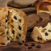 Panettoni, pandori e non solo: l'enogastronomia un must del Natale dei savonesi, sulle tavole e tra i regali