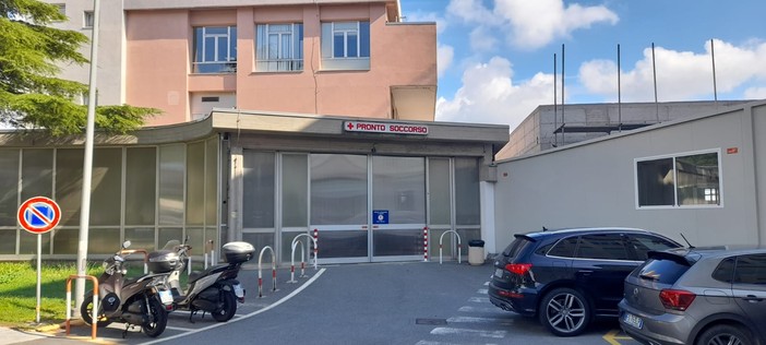 Mancano medici di Pronto soccorso, l'Asl2 li cerca anche tra i chirurghi