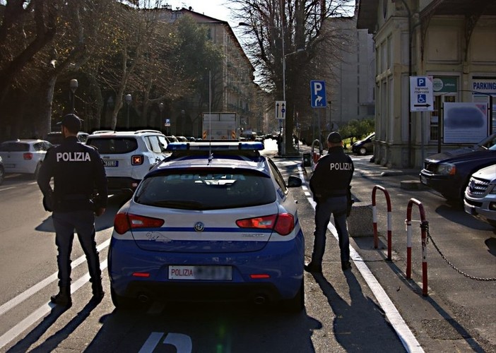 Spaccio in Piazza del Popolo a Savona, smantellata dalla Polizia una rete gestita da stranieri