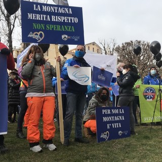 Protesta del mondo della neve a Cuneo: dalla Regione aiuti per 20,5 milioni di euro