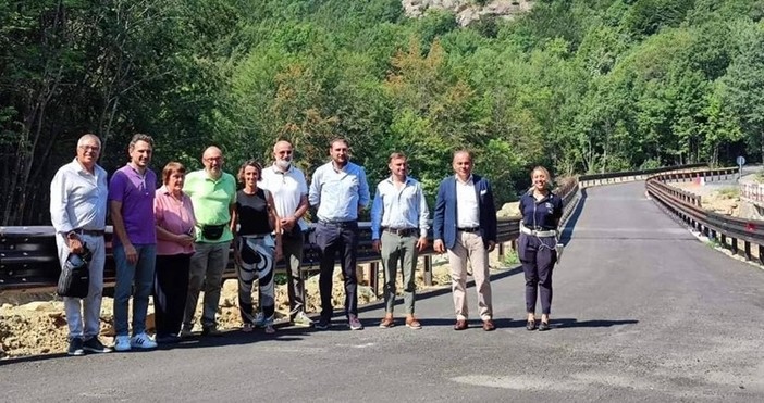 Sassello, dopo 9 anni di attesa inaugurato il ponte di località Veirera sulla Sp31