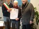 Pietra Ligure: turista fedele premiato dal sindaco