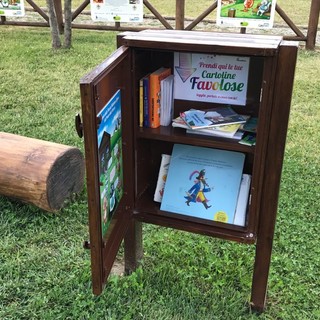 Cairo, una piccola libreria nell'area giochi &quot;Prato delle Ferrere&quot;  (FOTO)