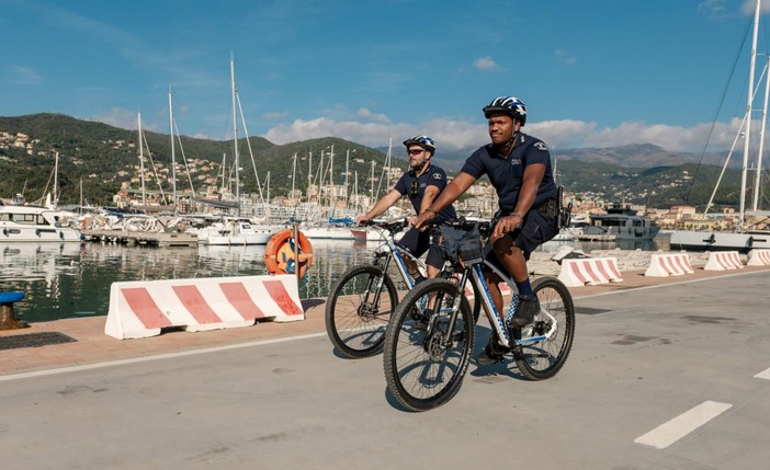 Varazze, prende il via il pattugliamento in bici della polizia locale