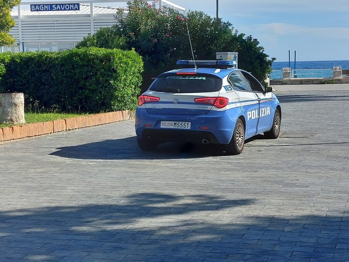 Incontrava i &quot;clienti&quot; al bar e li &quot;serviva&quot; a casa sua: spacciatore arrestato dalla Polizia a Savona