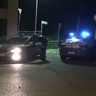 Prevenzione notturna della Polizia: identificate 40 persone e controllati 60 veicoli