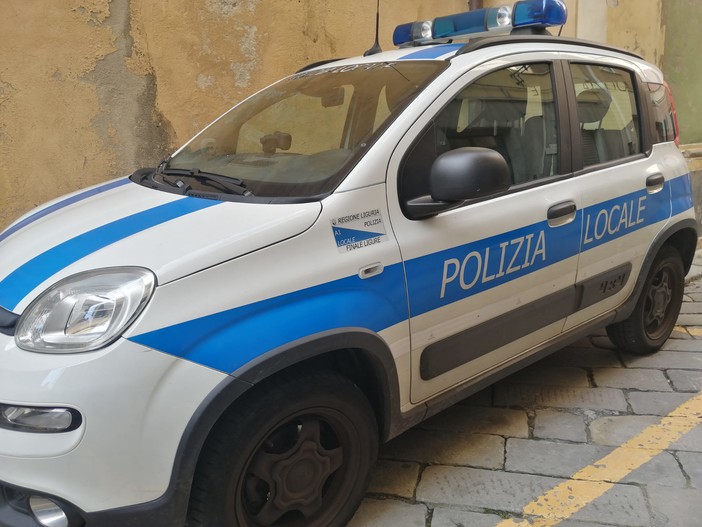 Furti e simili nel week end di Finale: colpite le attività commerciali, diversi responsabili individuati dalla Polizia locale