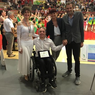 Targa alla carriera ad Enrico Gazzola, finalista mondiale di danza paraolimpica