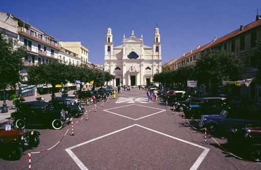 Pietra Ligure: l'Accademia Rock in Piazza S. Nicolò