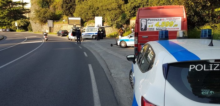 Savona, controlli della polizia locale: sanzionati tre cittadini per il mancato uso della mascherina