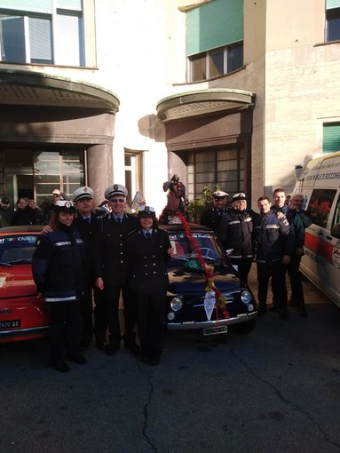 La Polizia Locale di Albenga porta doni ai bambini del Gaslini