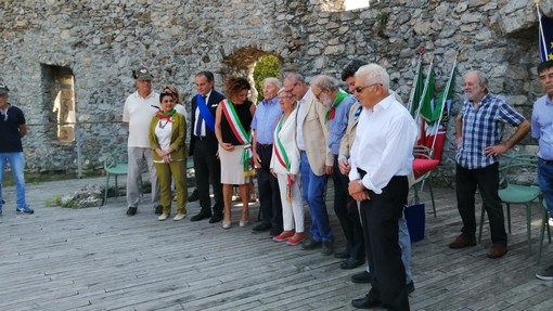 Bardineto, consegnata la cittadinanza onoraria al partigiano Gin Sergio Leti per la sua lotta contro i nazifascisti (FOTO)