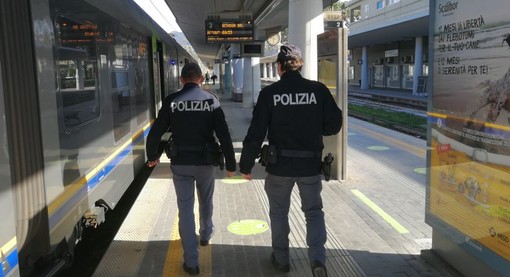 Nuova aggressione al personale viaggiante sui treni: straniero arrestato dalla Polfer