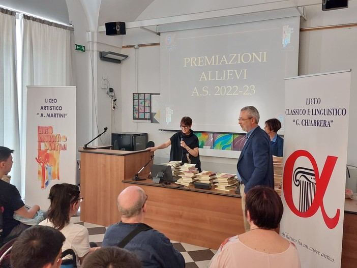 100 con lode, 100 e concorsi: tutti gli studenti premiati del liceo Chiabrera-Martini