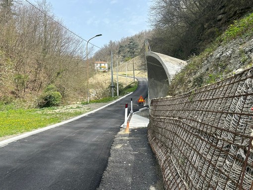 Cengio, proseguono i lavori di messa in sicurezza della parete rocciosa di via Roella