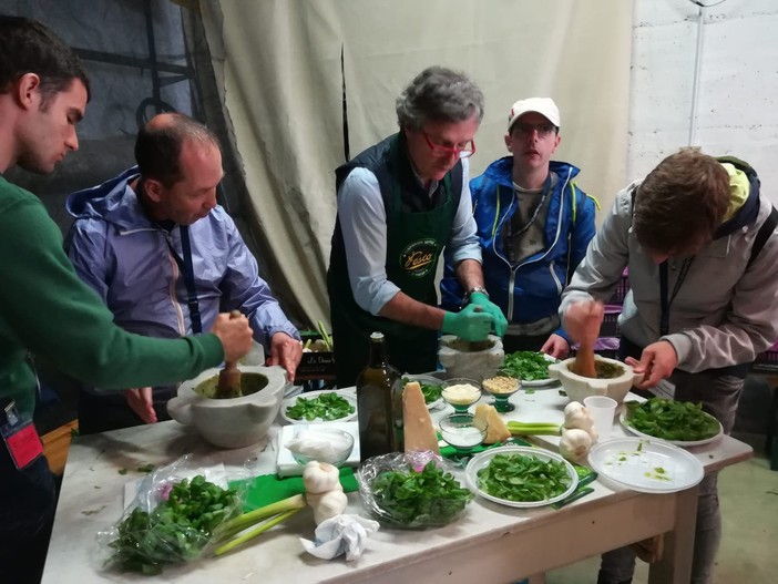 Pesto e disabilità: 45 ragazzi ieri in visita all'azienda Calcagno di Celle (FOTO e VIDEO)