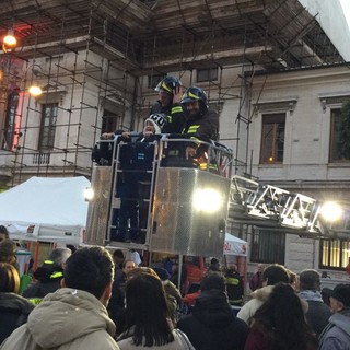 Savona, Pompieropoli conquista Piazza Sisto IV, i bambini vigili del fuoco per un giorno