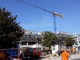 Albenga, mediazione a buon fine nel cantiere di via Patrioti: dopo 6 ore gli operai scendono dalla gru