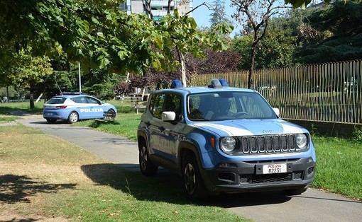 Savona, rapina in piazza delle Nazioni: giovane derubato di portafogli e orologio, tre arresti